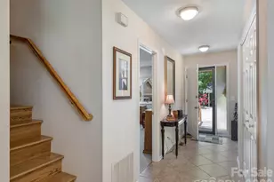 905 Red Oak Dr, Hendersonville, NC 28791 - Photo 5
