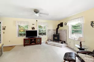 37 Pine Bluff Rd, Hendersonville, NC 28792 - Photo 5