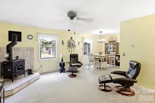 37 Pine Bluff Rd, Hendersonville, NC 28792 - Photo 3