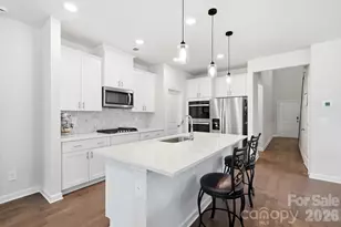 6234 Barcelona Wy, Charlotte, NC 28214 - Photo 5