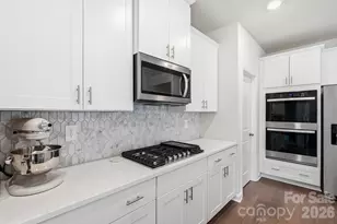 6234 Barcelona Wy, Charlotte, NC 28214 - Photo 7