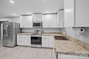11 Grenadier Ct, Candler, NC 28715 - Photo 7