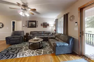 1323 Worthington Pl, Lincolnton, NC 28092 - Photo 5