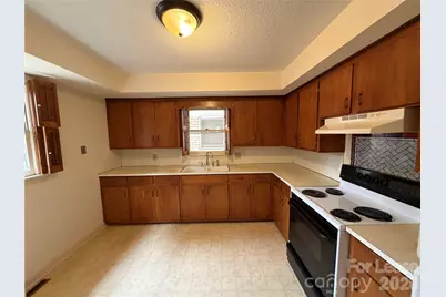 646 E Broad Street, Statesville, NC 28677 - Photo 5