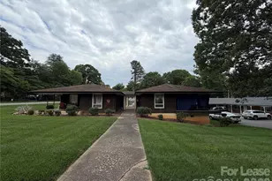 646 E Broad St, Statesville, NC 28677 - Photo 1