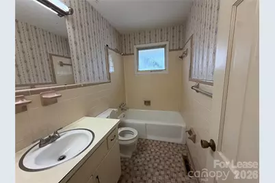646 E Broad Street, Statesville, NC 28677 - Photo 11
