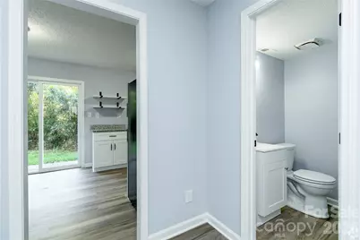 300 E Charlotte Avenue, Mount Holly, NC 28120 - Photo 7