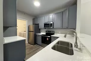10676 Hill Point Ct, Charlotte, NC 28262 - Photo 3