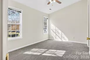 1911 Flushing Ct, Charlotte, NC 28215 - Photo 11