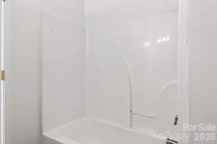 1911 Flushing Ct, Charlotte, NC 28215 - Photo 7