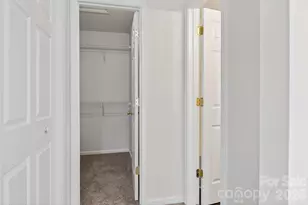 1911 Flushing Ct, Charlotte, NC 28215 - Photo 9