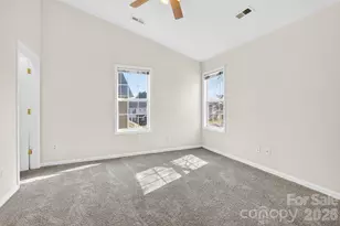 1911 Flushing Ct, Charlotte, NC 28215 - Photo 5