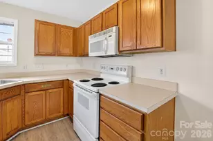 1911 Flushing Ct, Charlotte, NC 28215 - Photo 15