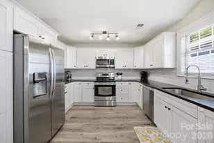 1742 Dunkirk Dr, Charlotte, NC 28203 - Photo 19