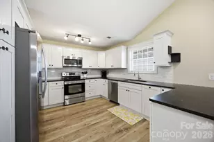 1742 Dunkirk Dr, Charlotte, NC 28203 - Photo 11