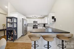 1742 Dunkirk Dr, Charlotte, NC 28203 - Photo 5