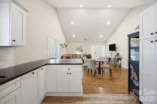 1742 Dunkirk Dr, Charlotte, NC 28203 - Photo 31
