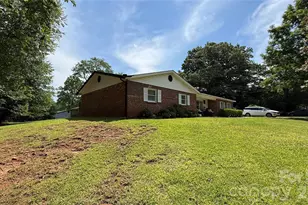 172 Parkland Dr, Forest City, NC 28043 - Photo 3