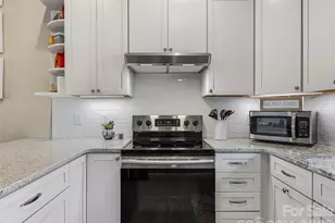 536 Windswept Dr, Asheville, NC 28801 - Photo 13
