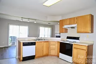7531 Double Springs Ct, Charlotte, NC 28262 - Photo 7