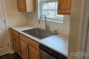605 Carlyle Way, Asheville, NC 28803 - Photo 3