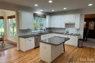 18324 Turnberry Ct, Davidson, NC 28036 - Photo 11