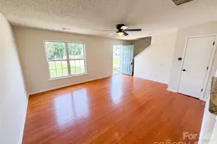 6121 Linda Vista Ln, Charlotte, NC 28216 - Photo 7