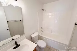 6121 Linda Vista Ln, Charlotte, NC 28216 - Photo 13