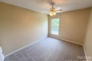 6121 Linda Vista Ln, Charlotte, NC 28216 - Photo 11