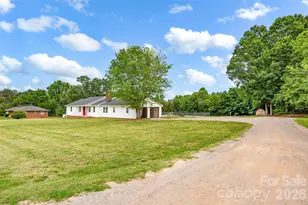 581 Barry Oak Rd, Statesville, NC 28625 - Photo 1