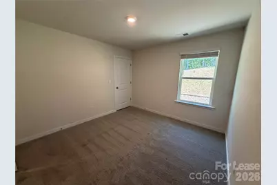 1013 20th Avenue Loop SE, Hickory, NC 28602 - Photo 3