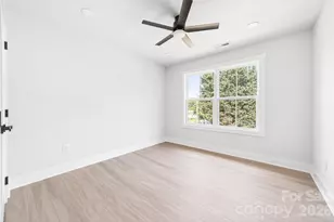 304 N 14th St, Bessemer City, NC 28016 - Photo 33