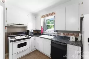 121 E Summersby St, Fort Mill, SC 29715 - Photo 11