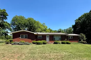 404 E Lyerly St, Salisbury, NC 28146 - Photo 1