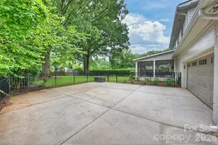 601 Lansdowne Rd, Charlotte, NC 28270 - Photo 45