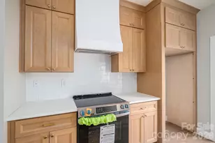 1084 Lyndsey Brook Ct, Lincolnton, NC 28092 - Photo 5