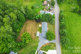 2610 Bear Creek Rd, Marshall, NC 28753 - Photo 23