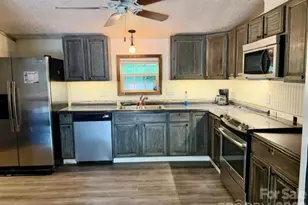 19 Dot St, Clyde, NC 28721 - Photo 9