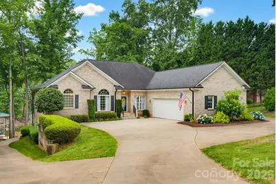 197 April Road, Troutman, NC 28166 - Photo 3