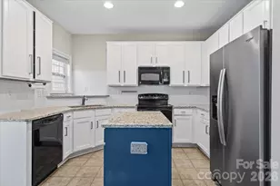 10563 Stoneacre Ct, Pineville, NC 28134 - Photo 7