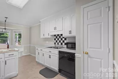 8704 Hornwood Court, Charlotte, NC 28215 - Photo 9