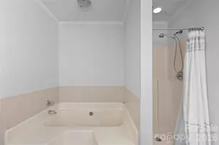8704 Hornwood Ct, Charlotte, NC 28215 - Photo 13