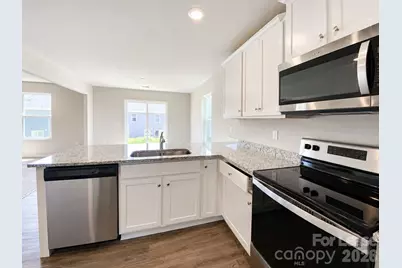 5044 Wolfridge Avenue, Charlotte, NC 28214 - Photo 9