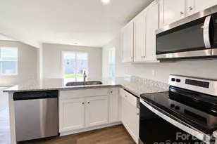 5044 Wolfridge Ave, Charlotte, NC 28214 - Photo 9