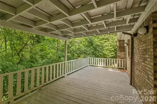 709 Forest Ridge Dr, Hendersonville, NC 28791 - Photo 9