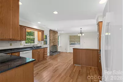 709 Forest Ridge Drive, Hendersonville, NC 28791 - Photo 15