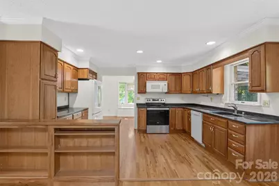709 Forest Ridge Drive, Hendersonville, NC 28791 - Photo 13