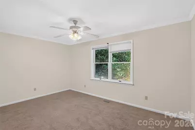 709 Forest Ridge Drive, Hendersonville, NC 28791 - Photo 19