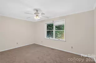 709 Forest Ridge Dr, Hendersonville, NC 28791 - Photo 19