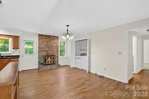 709 Forest Ridge Dr, Hendersonville, NC 28791 - Photo 11